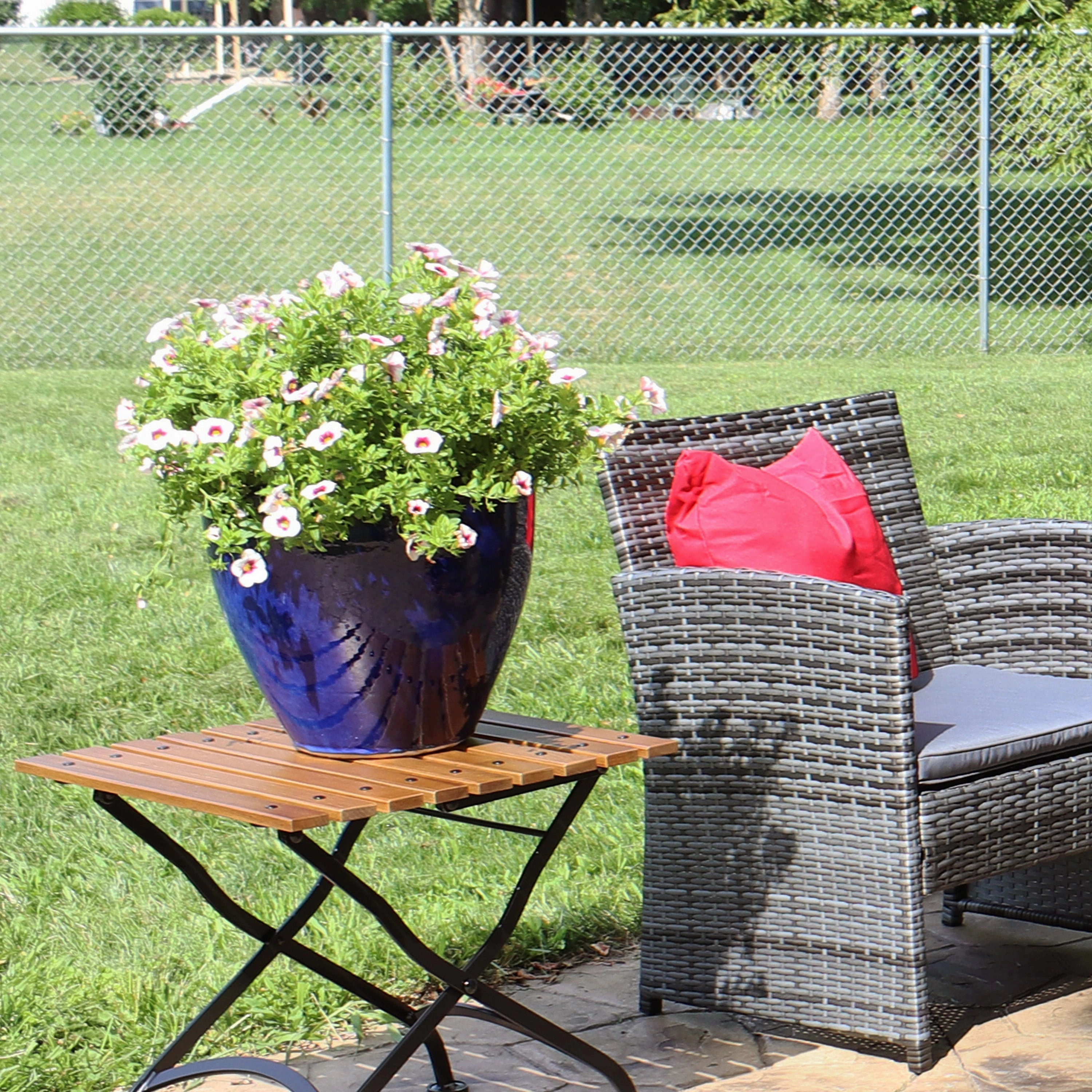 Sunnydaze Resort Round Glazed Ceramic Planter with Drainage