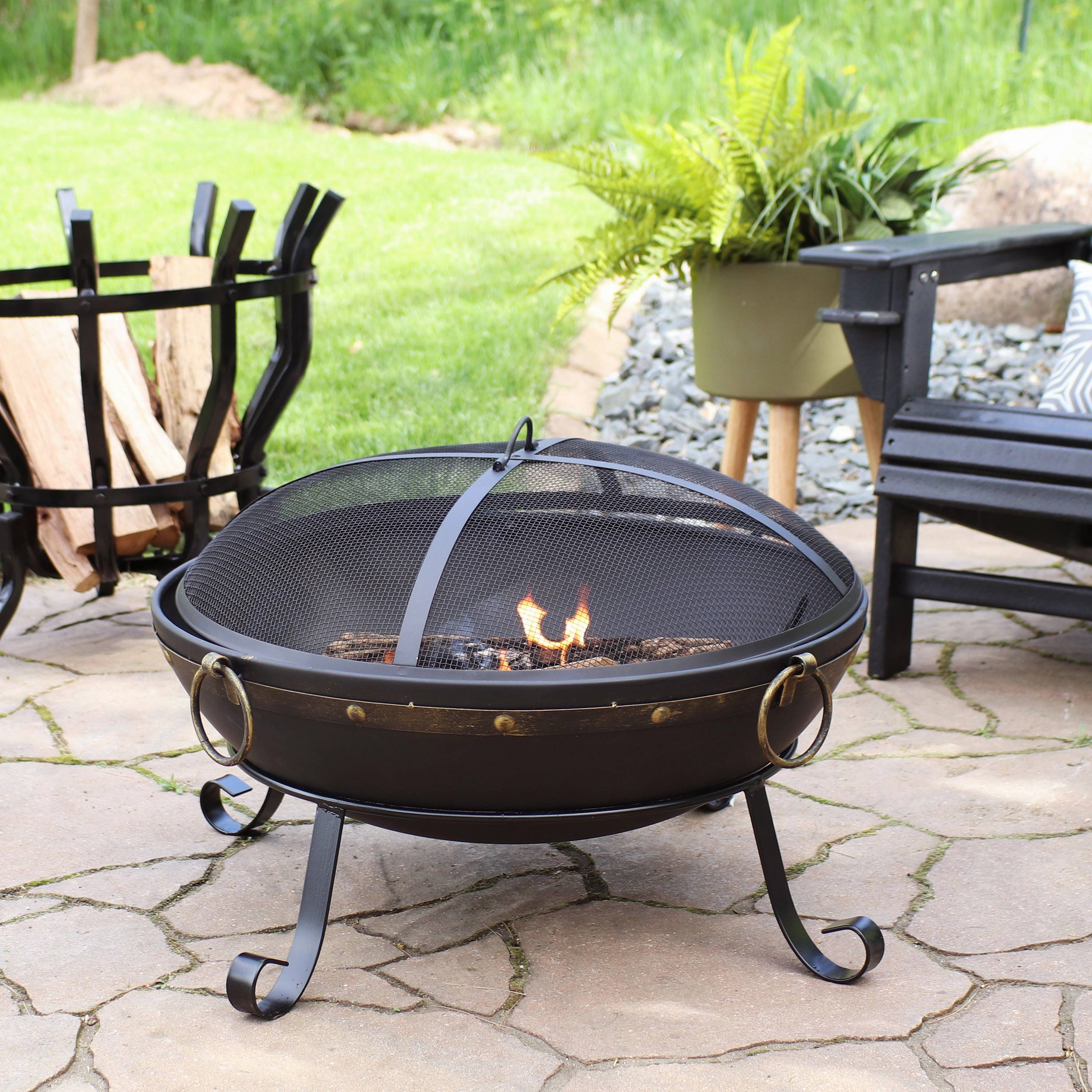 Sunnydaze Victorian Steel Fire Bowl and Spark Screen - 25"