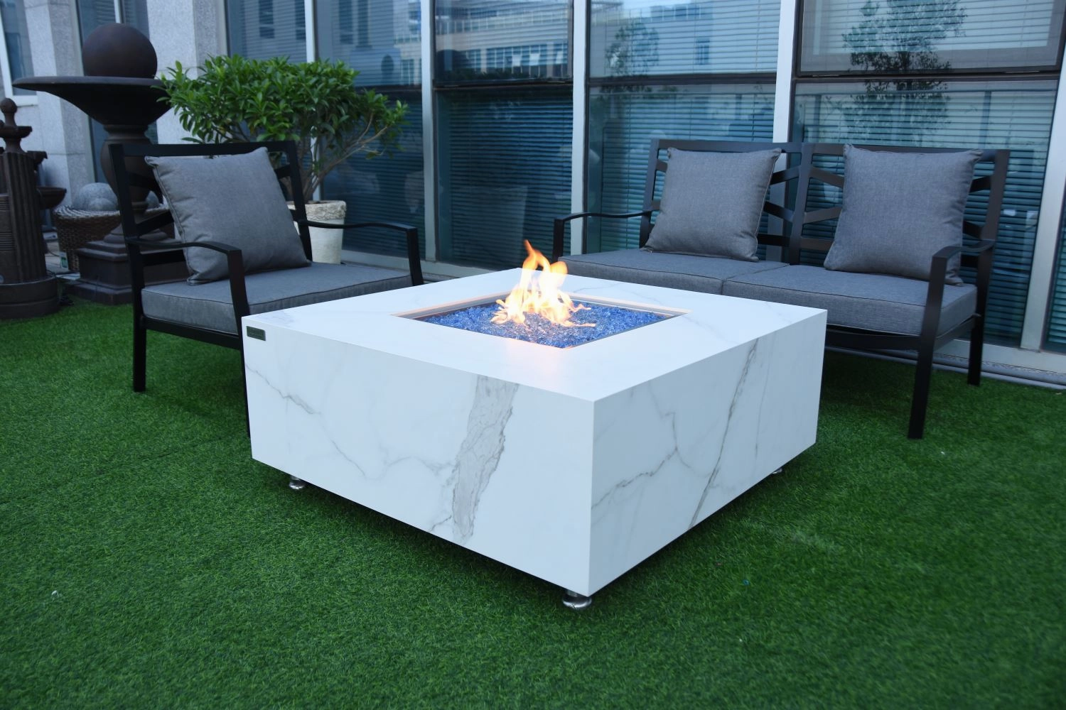 Tambora Marble Porcelain Fire Pit (Elementi) - White / Propane