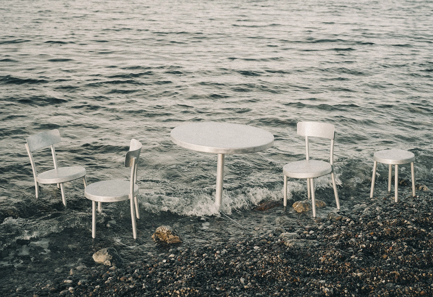 Tasca Table