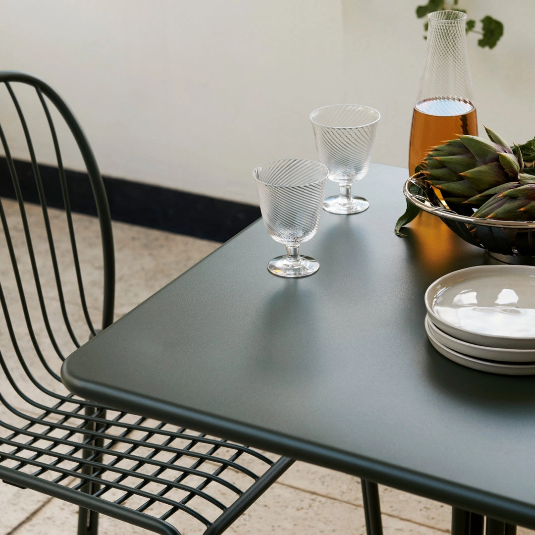 Thorvald SC97 Outdoor Caf Table
