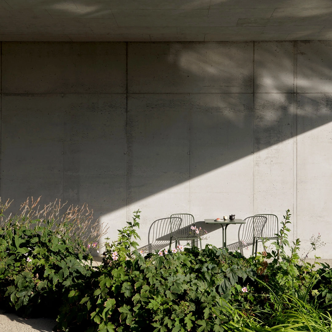 Thorvald SC97 Outdoor Caf Table