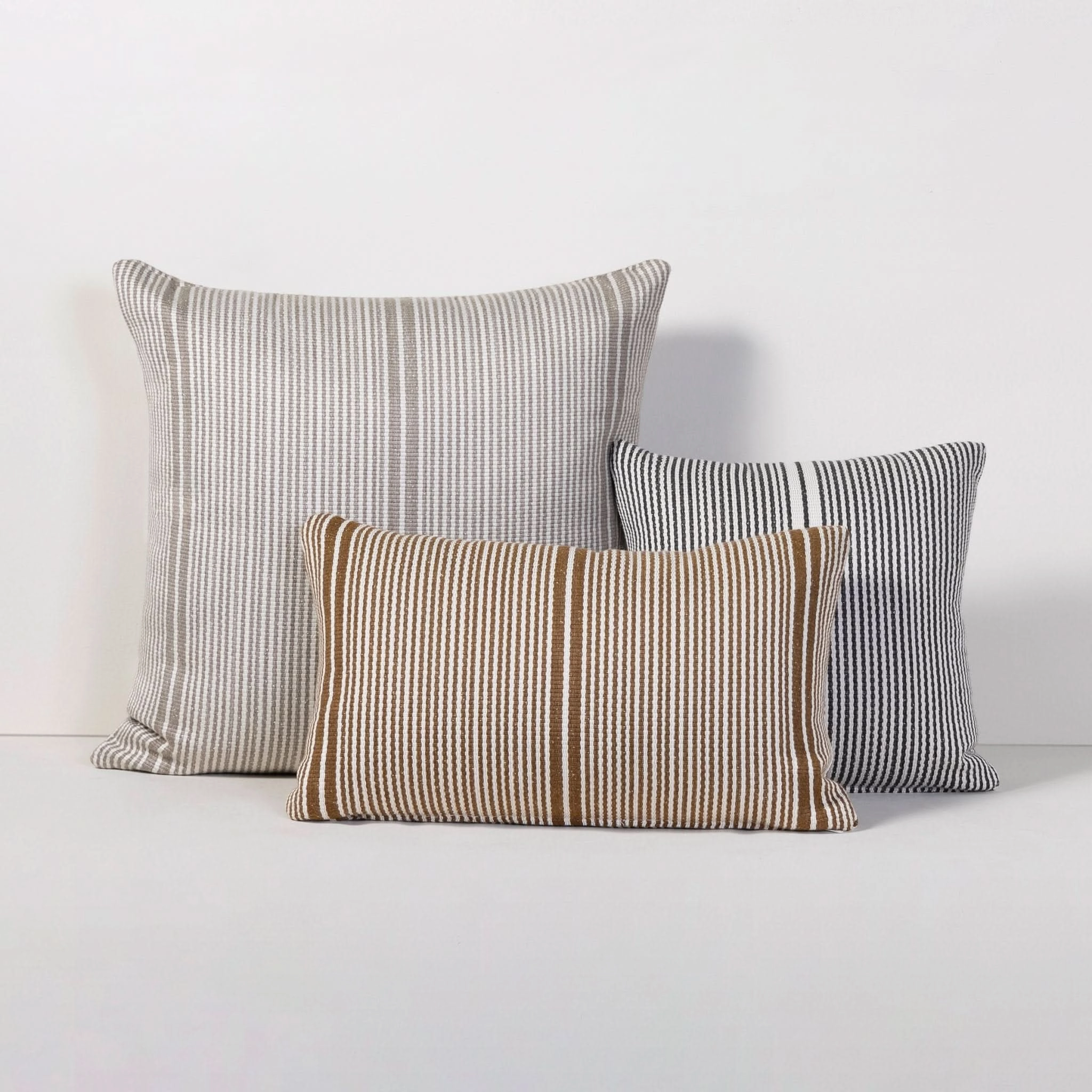 Throw Pillow - Bateau Cocoon