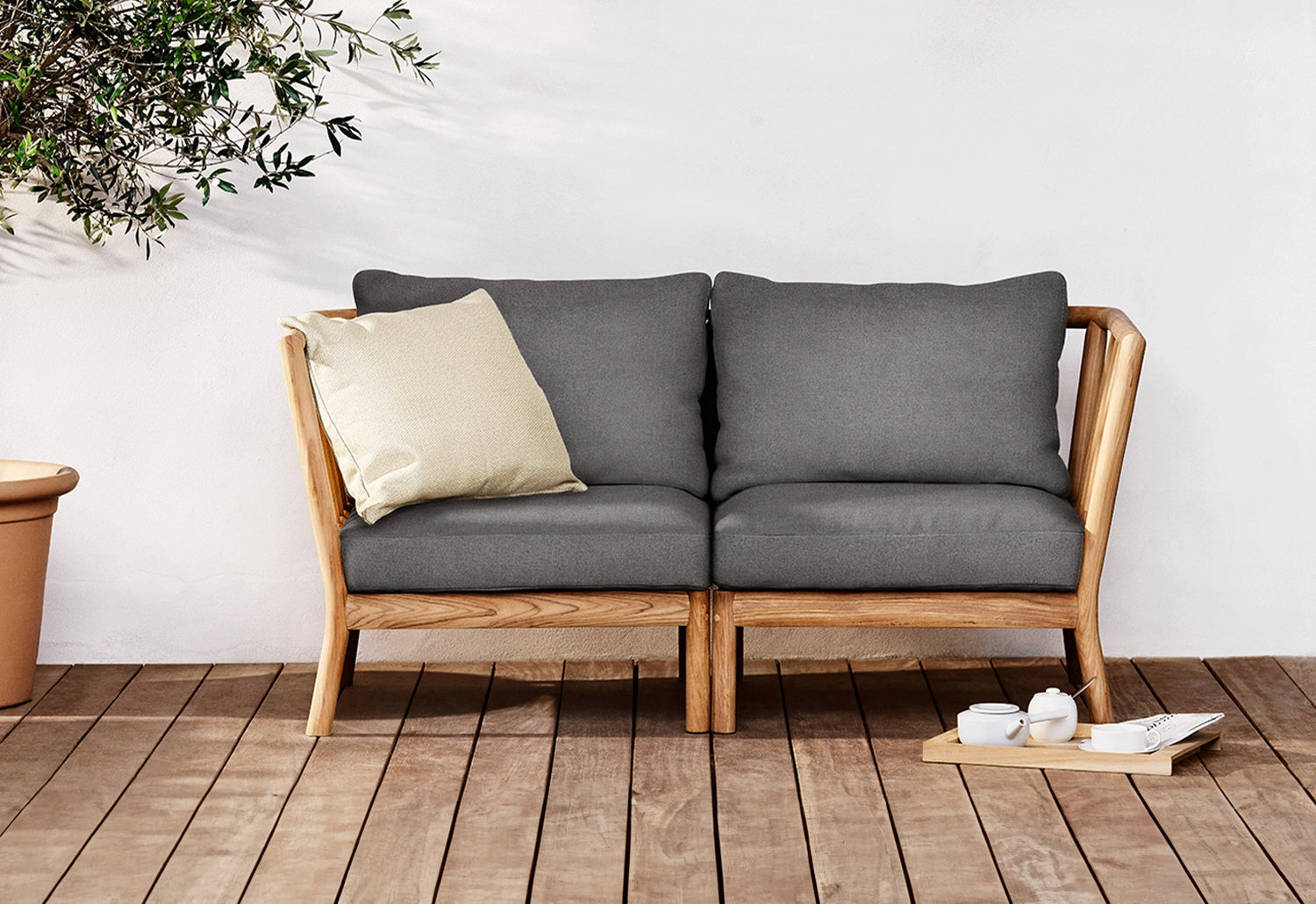 Tradition Two-Seater Sofaoutdoor patio furniture set