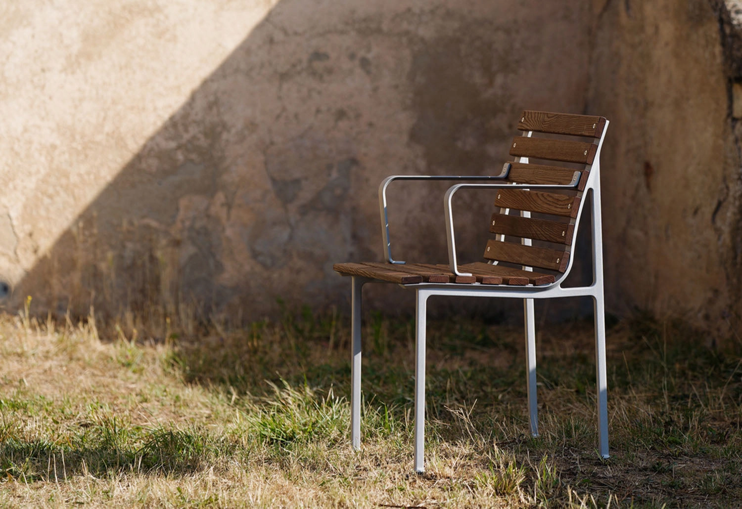 Traverse Armchair