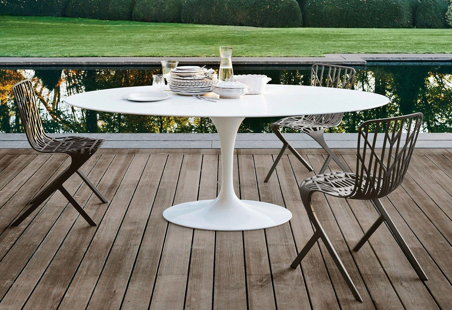 Tulip Outdoor Dining Table