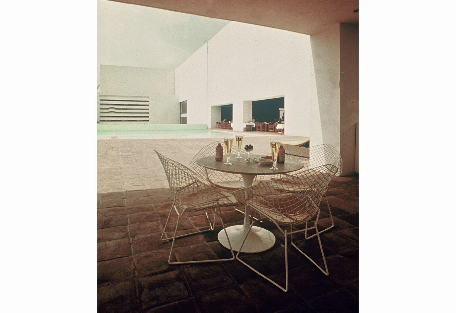 Tulip Outdoor Dining Table