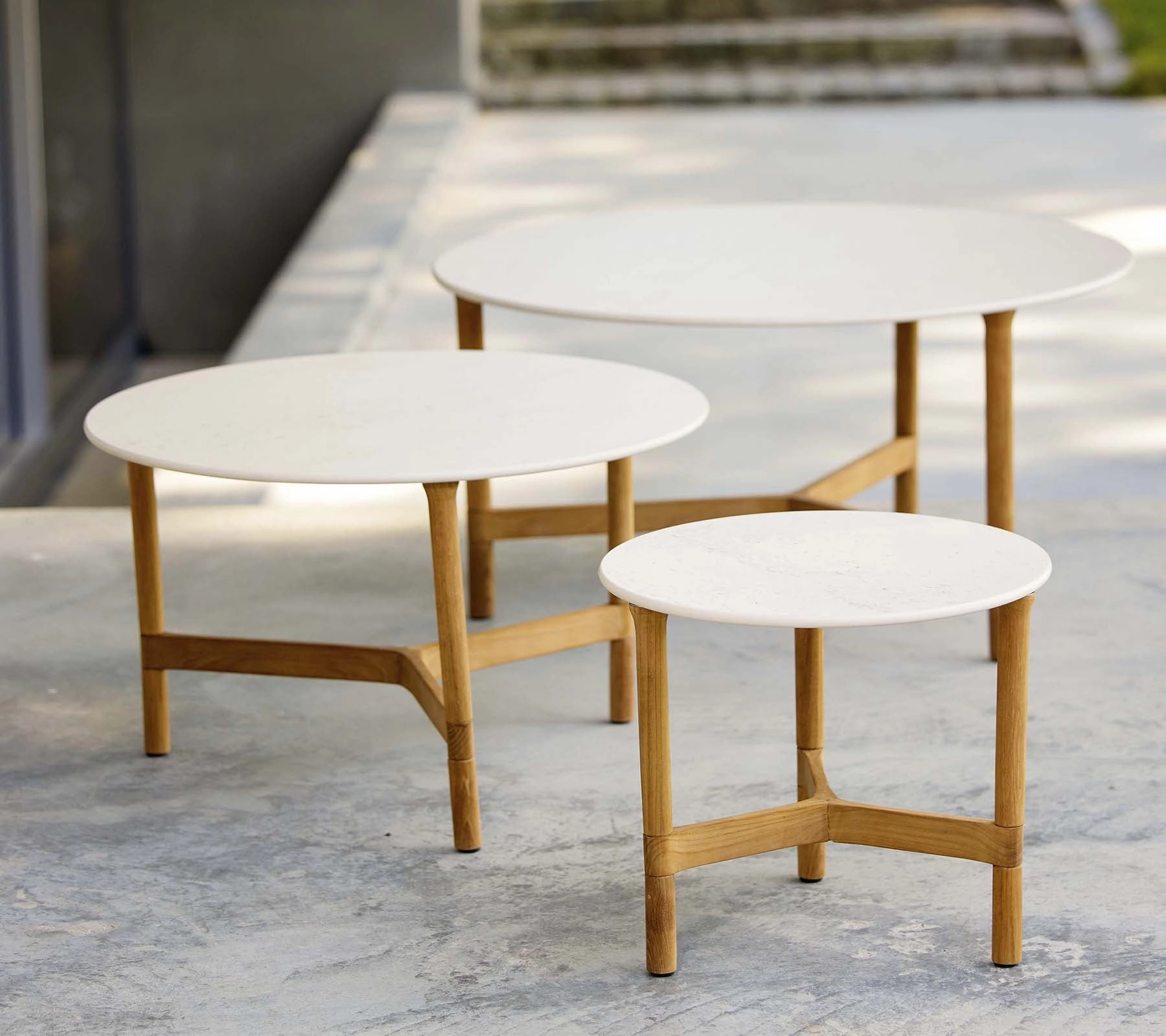 Twist coffee table, medium