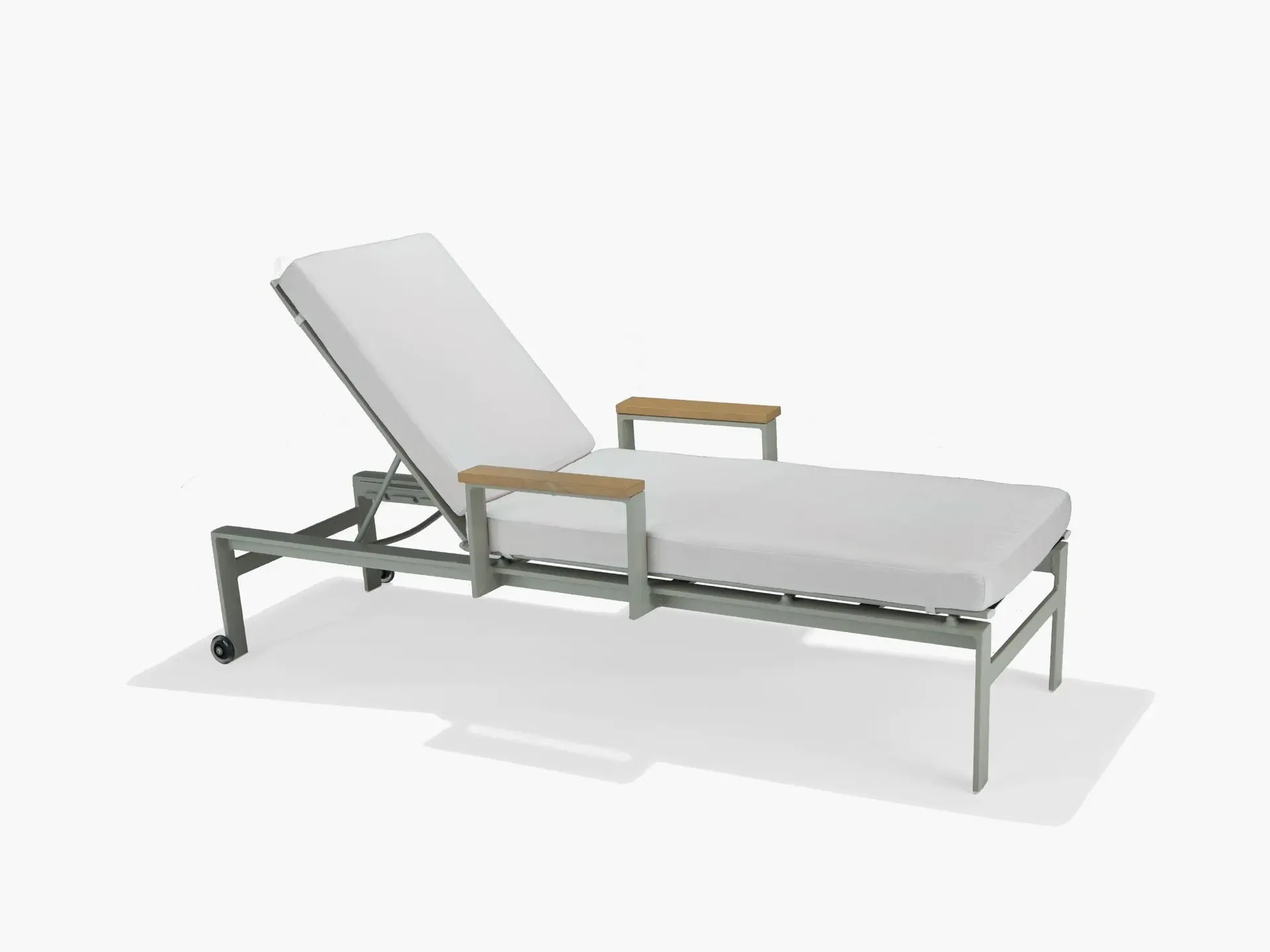 Vibe Modular Chaise Lounge with Wheelsoutdoor chair for garden and patio