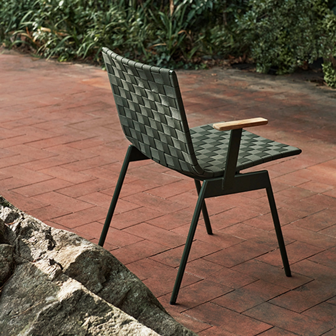 Ville AV34 Outdoor Armchair
