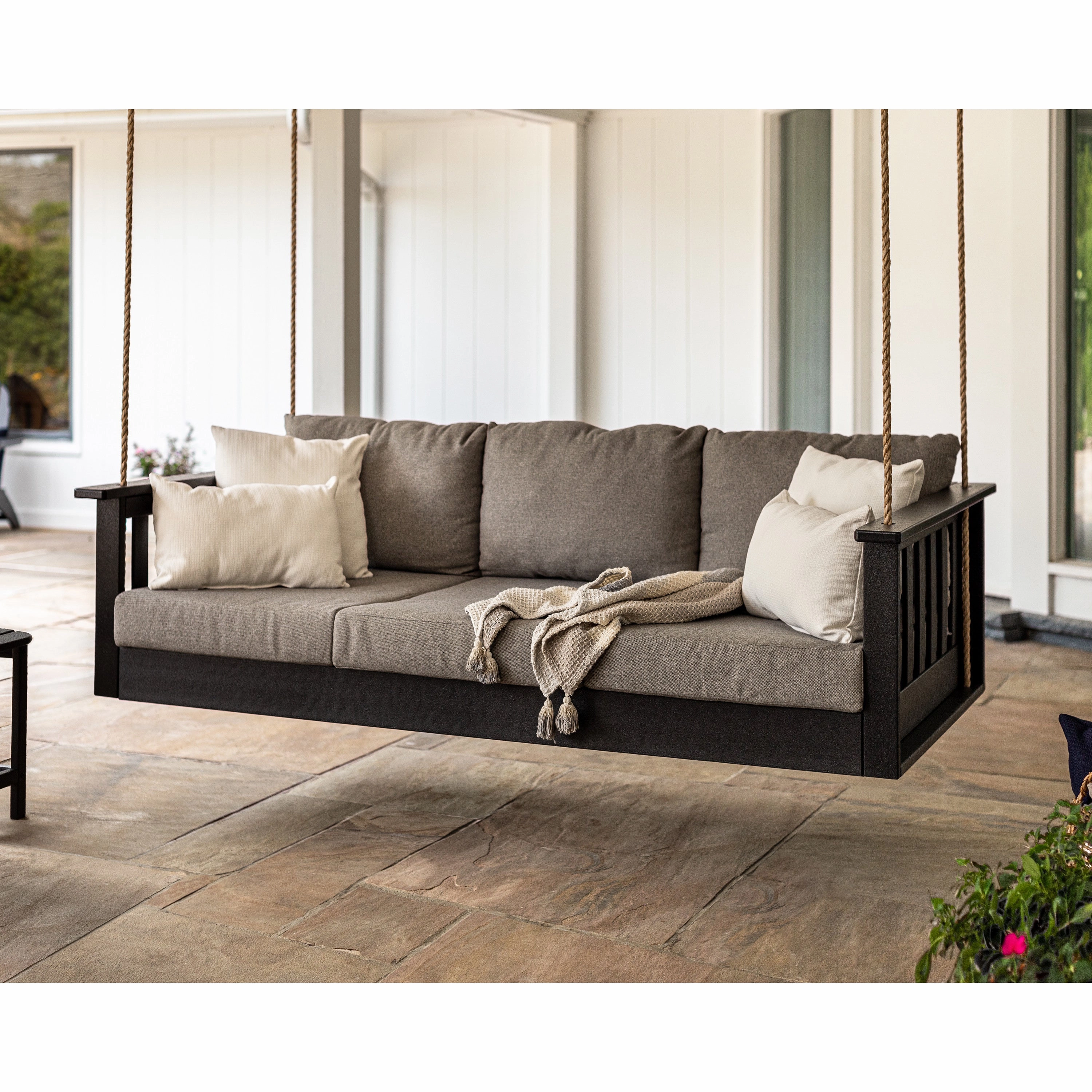 Vineyard Daybed Swing