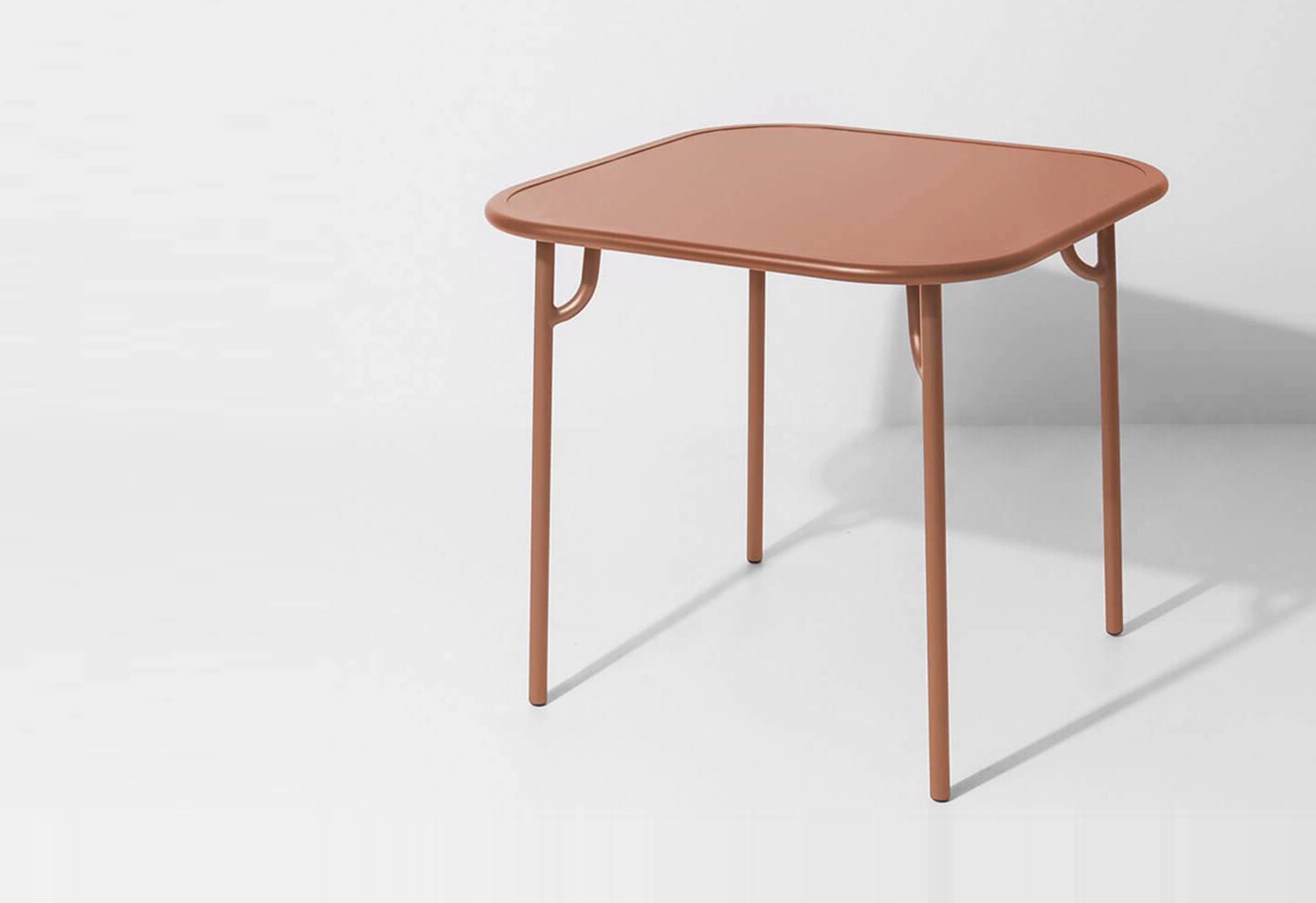 Week-End Square Table