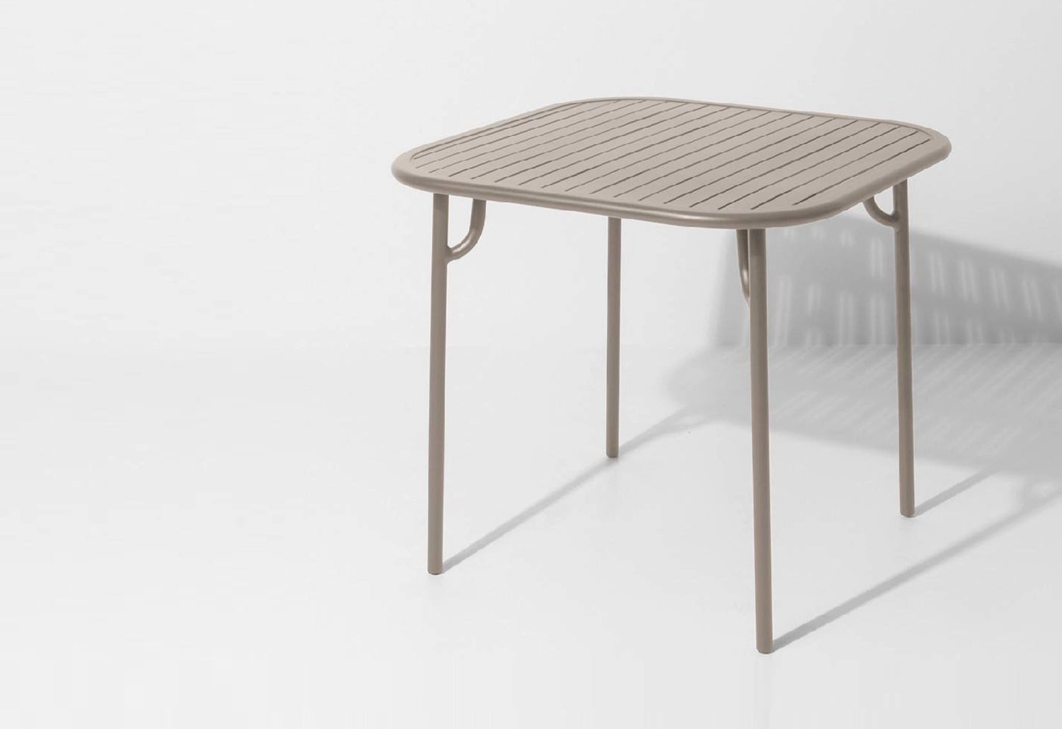 Week-End Square Table