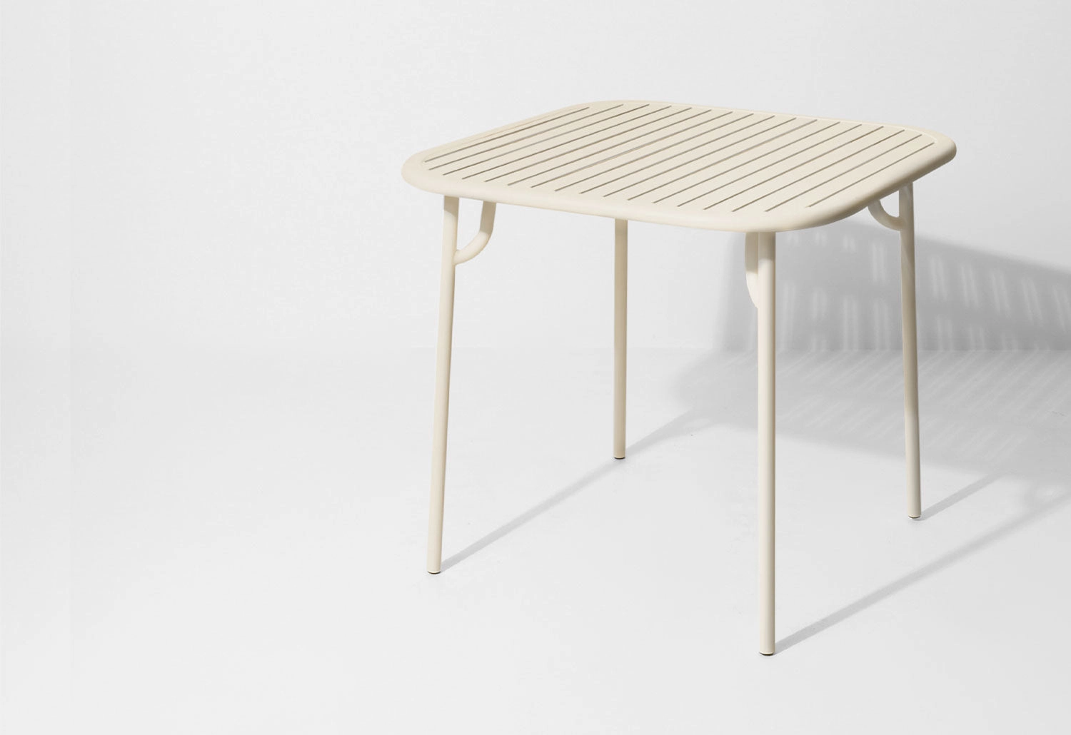 Week-End Square Table