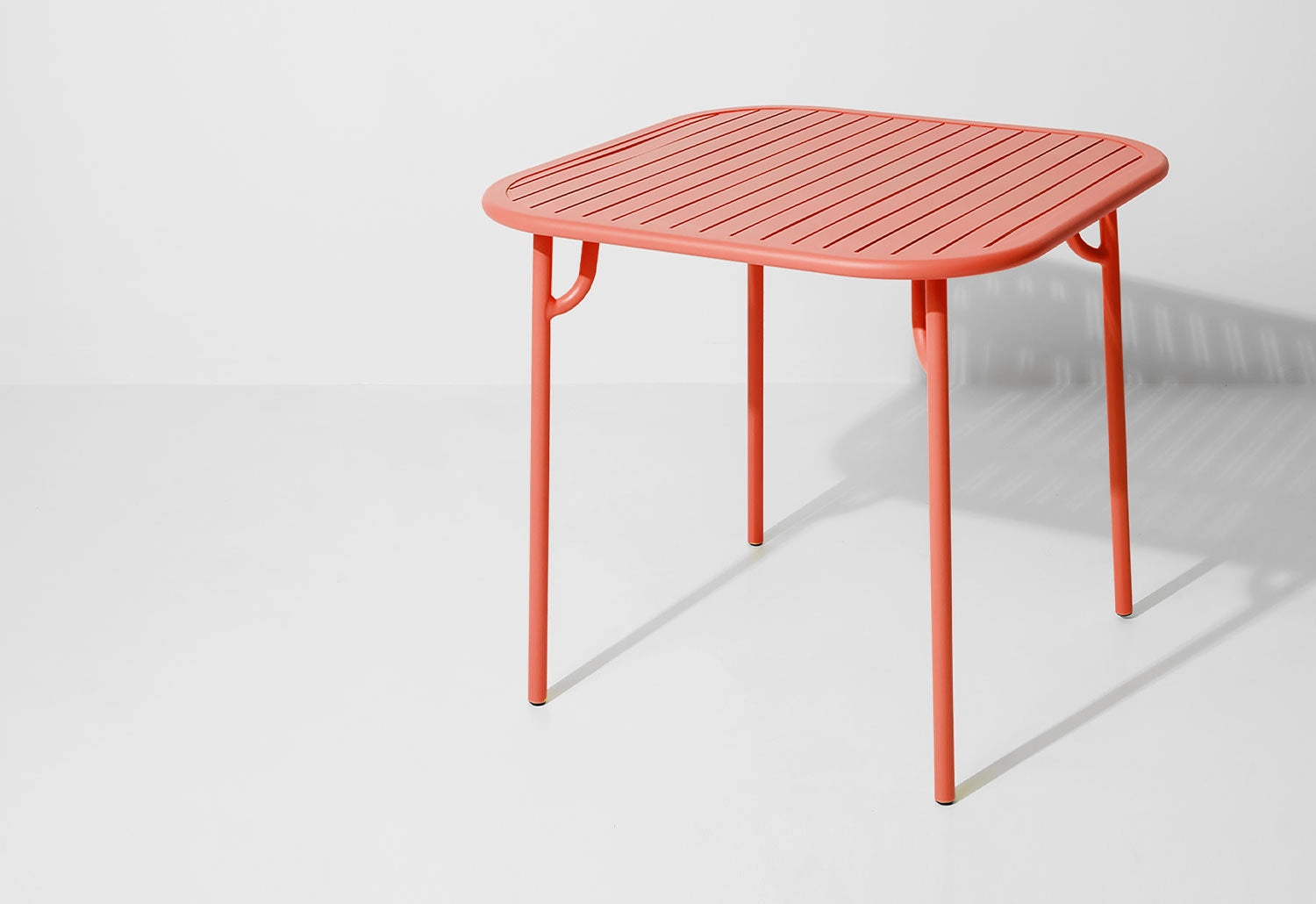 Week-End Square Table