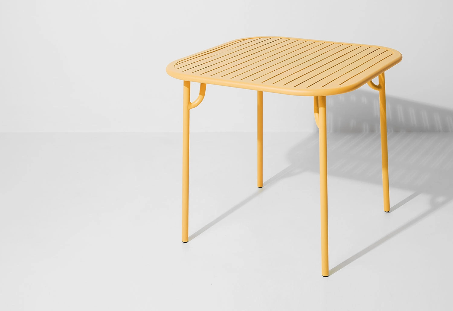 Week-End Square Table