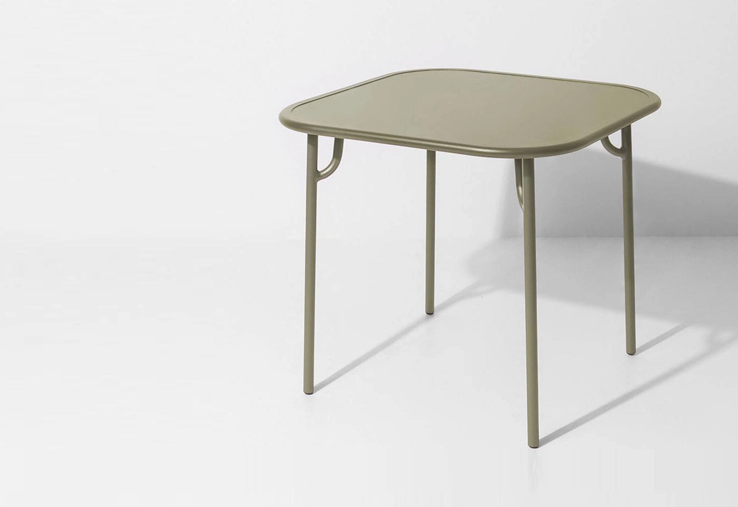 Week-End Square Table